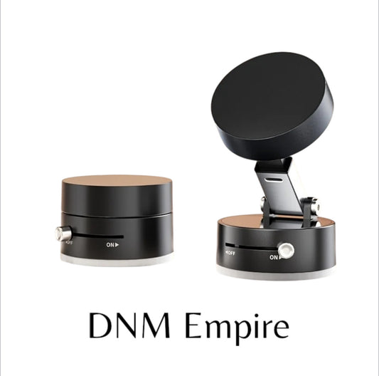 Smart och vikbart mobilstativ med stark magnet och kraftfullt vakuum som fäster på glas, speglar, kakel och bord. Perfekt för videomöten, matlagning, filmtittande eller i bilen. Passar alla smartphones med magnetplatta el